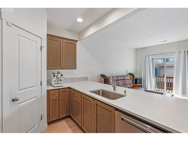 1121 N AUBURN Pl, Ridgefield, WA 98642