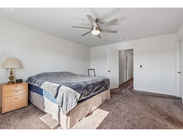 1121 N AUBURN Pl, Ridgefield, WA 98642