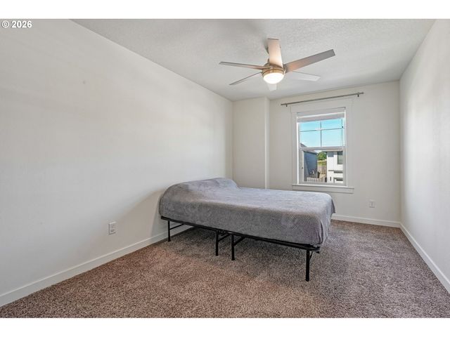 1121 N AUBURN Pl, Ridgefield, WA 98642