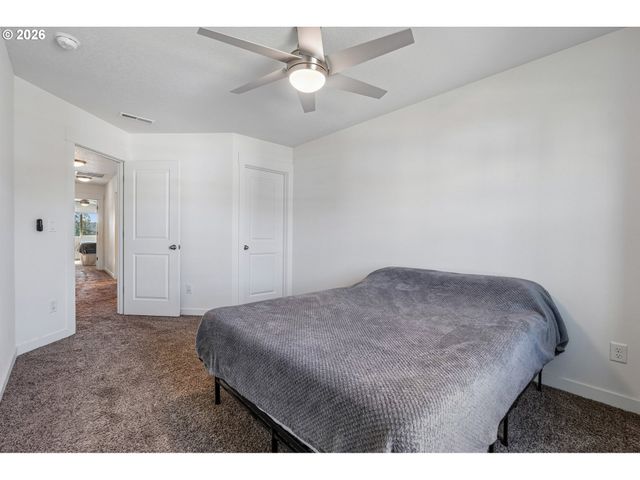1121 N AUBURN Pl, Ridgefield, WA 98642