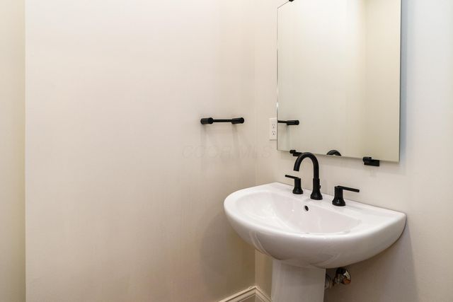 387 W 2nd Avenue, Columbus, OH 43201