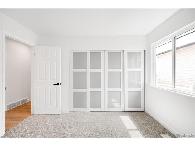 558 S Field Ct, Lakewood, CO 80226