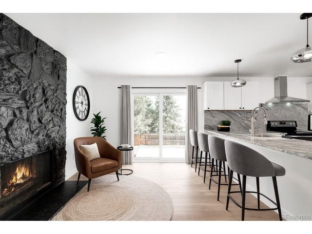 558 S Field Ct, Lakewood, CO 80226