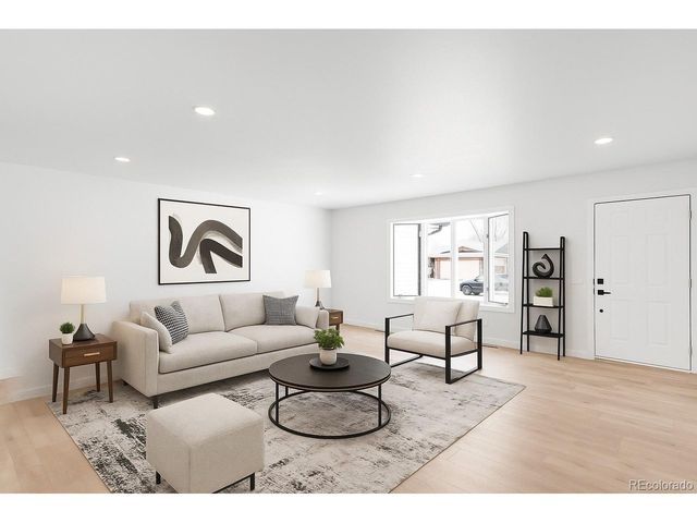 558 S Field Ct, Lakewood, CO 80226