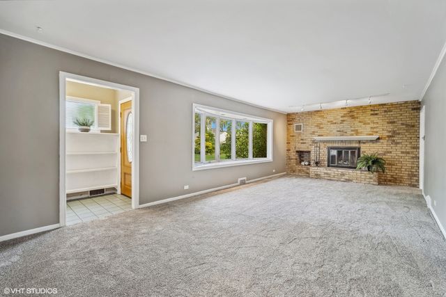 1720 Longvalley Road, Glenview, IL 60025