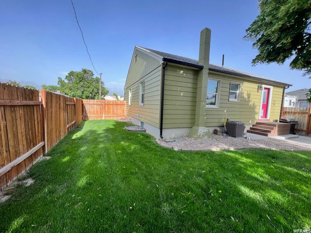 8032 S ADAMS ST, Midvale, UT 84047