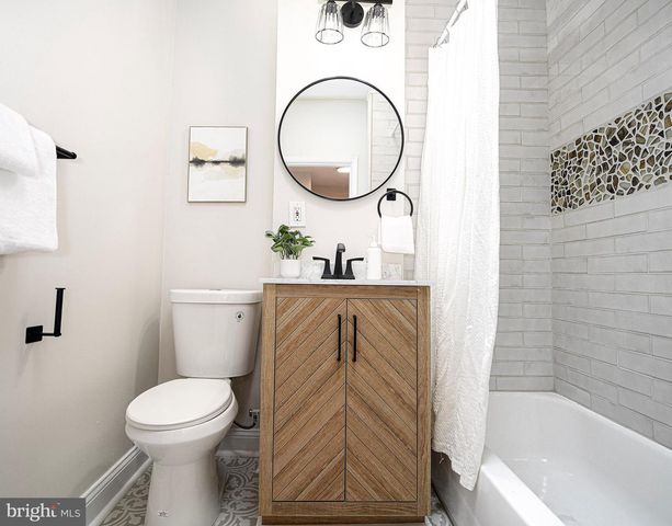 1816 CHILTON ST, Baltimore, MD 21218