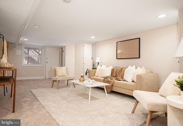 1816 CHILTON ST, Baltimore, MD 21218