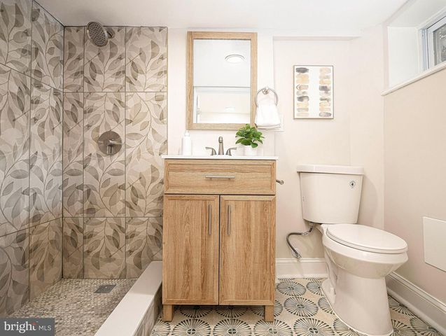 1816 CHILTON ST, Baltimore, MD 21218