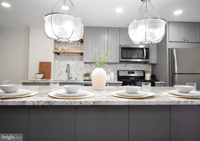 1816 CHILTON ST, Baltimore, MD 21218