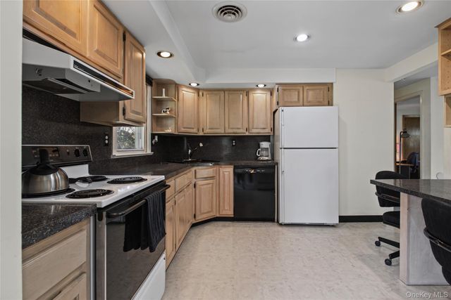 15 Rowell Lane, Wappingers Falls, NY 12590