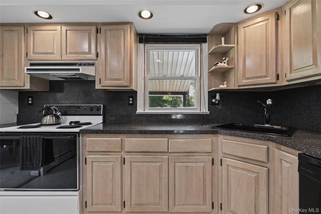 15 Rowell Lane, Wappingers Falls, NY 12590