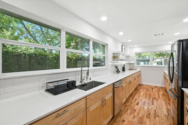 1009 Walnut Street, Irving, TX 75060