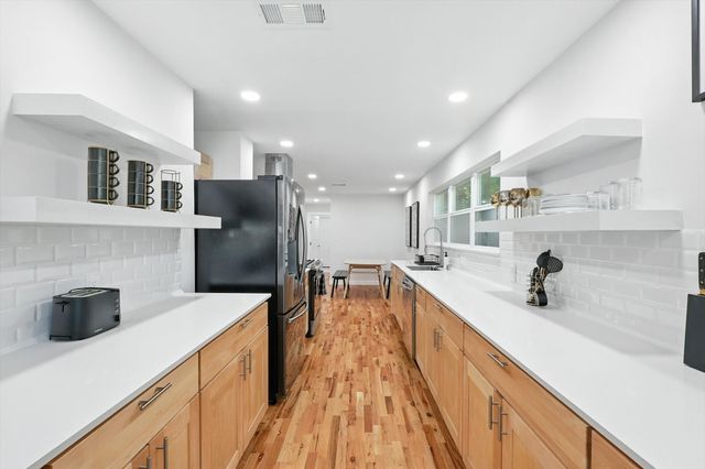 1009 Walnut Street, Irving, TX 75060