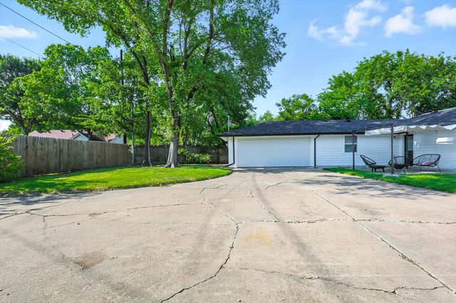 1009 Walnut Street, Irving, TX 75060