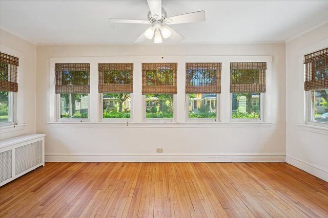 723 Wesley Avenue, Oak Park, IL 60304