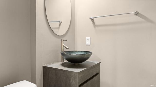 5436 W Hoge Drive, Bloomington, IN 47403