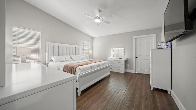 550 Slumberwood Drive, Houston, TX 77013