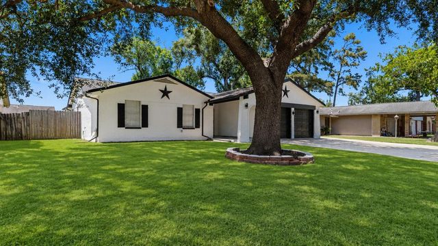 550 Slumberwood Drive, Houston, TX 77013