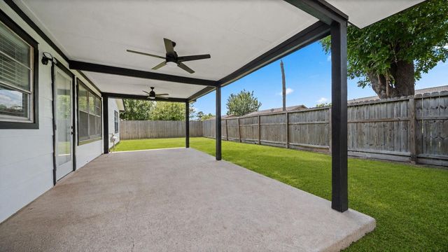550 Slumberwood Drive, Houston, TX 77013