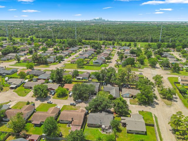 550 Slumberwood Drive, Houston, TX 77013