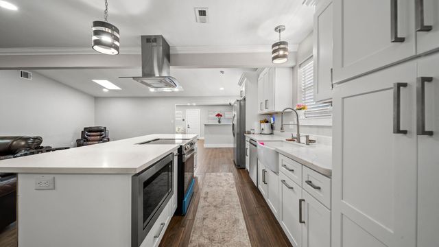 550 Slumberwood Drive, Houston, TX 77013