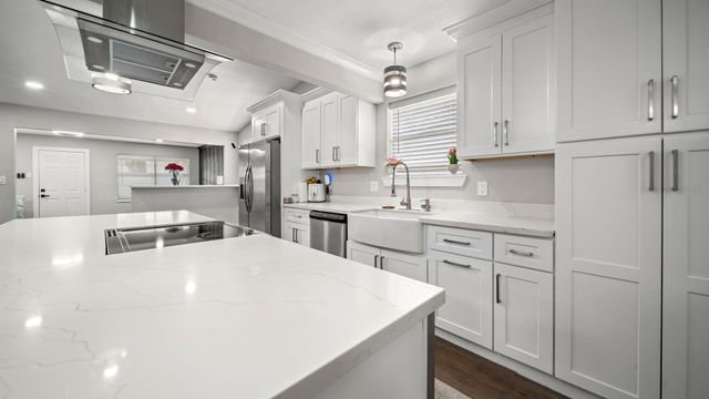550 Slumberwood Drive, Houston, TX 77013