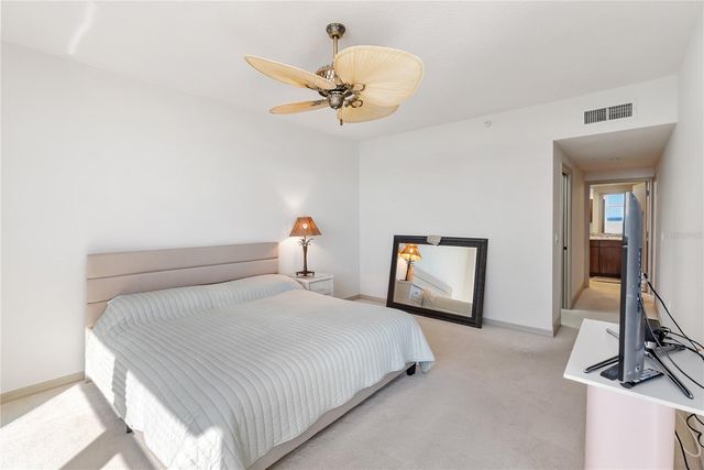 1800 BENJAMIN FRANKLIN DRIVE B809, Sarasota, FL 34236