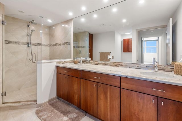 1800 BENJAMIN FRANKLIN DRIVE B809, Sarasota, FL 34236