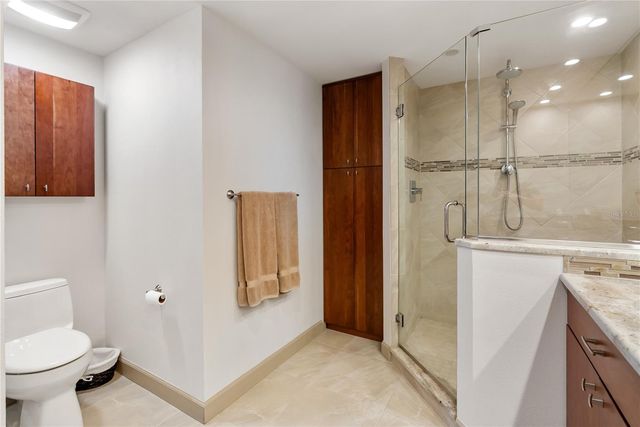 1800 BENJAMIN FRANKLIN DRIVE B809, Sarasota, FL 34236