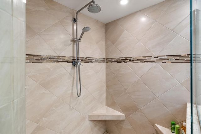 1800 BENJAMIN FRANKLIN DRIVE B809, Sarasota, FL 34236