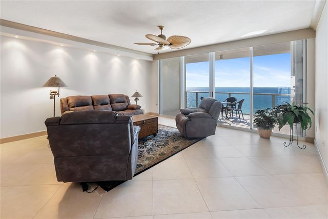 1800 BENJAMIN FRANKLIN DRIVE B809, Sarasota, FL 34236