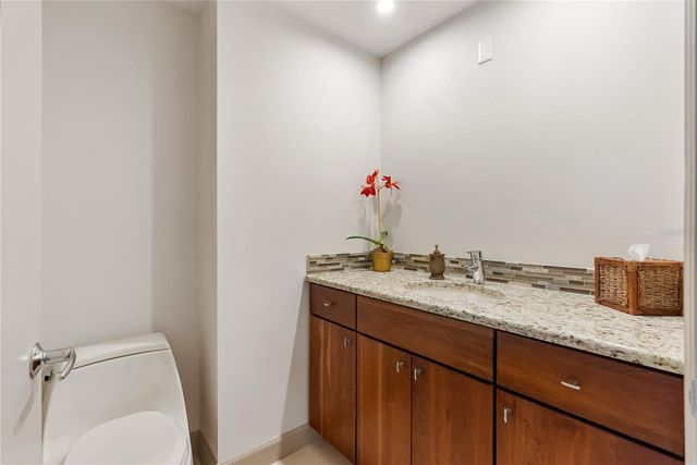 1800 BENJAMIN FRANKLIN DRIVE B809, Sarasota, FL 34236