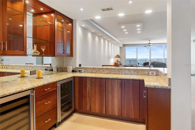 1800 BENJAMIN FRANKLIN DRIVE B809, Sarasota, FL 34236