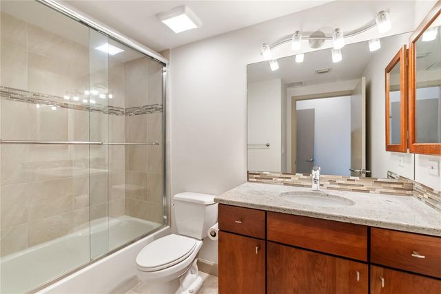 1800 BENJAMIN FRANKLIN DRIVE B809, Sarasota, FL 34236