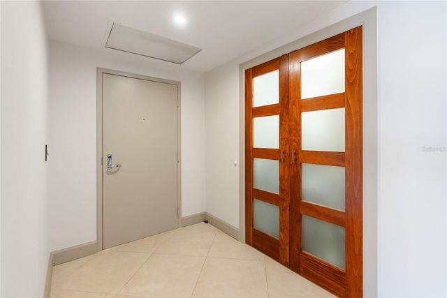 1800 BENJAMIN FRANKLIN DRIVE B809, Sarasota, FL 34236