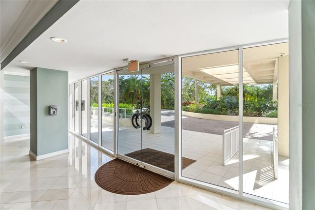 1800 BENJAMIN FRANKLIN DRIVE B809, Sarasota, FL 34236