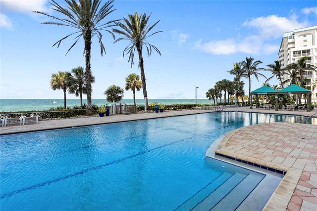 1800 BENJAMIN FRANKLIN DRIVE B809, Sarasota, FL 34236