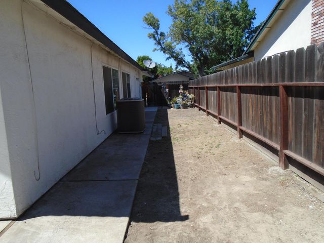 3316 Mesquite Way, Modesto, CA 95355