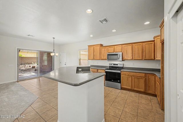 10488 E Capercaillie Street, Tucson, AZ 85747