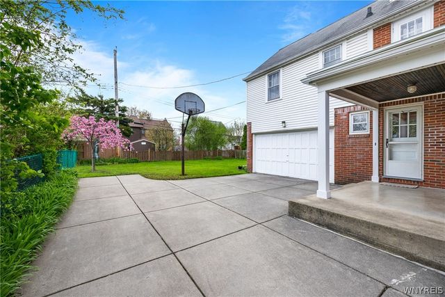 25 Saint Johns Avenue, Tonawanda, NY 14223