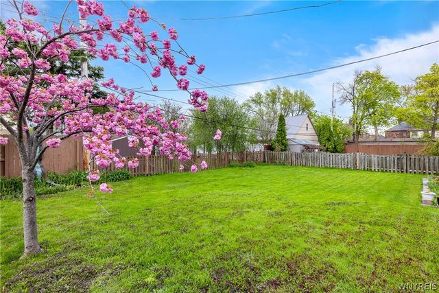 25 Saint Johns Avenue, Tonawanda, NY 14223