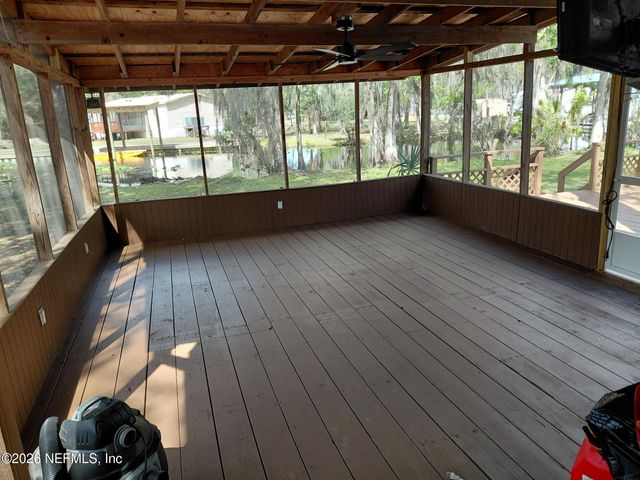 106 BREEZEWOOD Circle, San Mateo, FL 32187