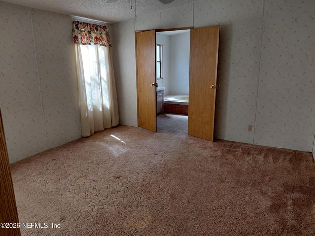 106 BREEZEWOOD Circle, San Mateo, FL 32187