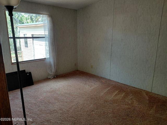 106 BREEZEWOOD Circle, San Mateo, FL 32187