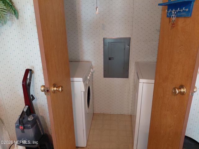 106 BREEZEWOOD Circle, San Mateo, FL 32187