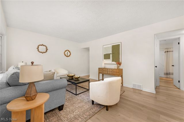 2348 Buena Vista Drive, Wickliffe, OH 44092