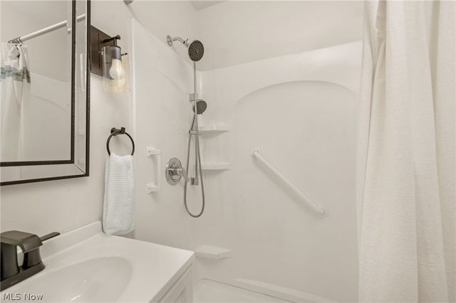 2348 Buena Vista Drive, Wickliffe, OH 44092