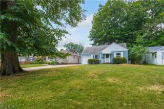 2348 Buena Vista Drive, Wickliffe, OH 44092