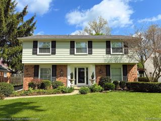 669 Mohegan Street, Birmingham, MI 48009